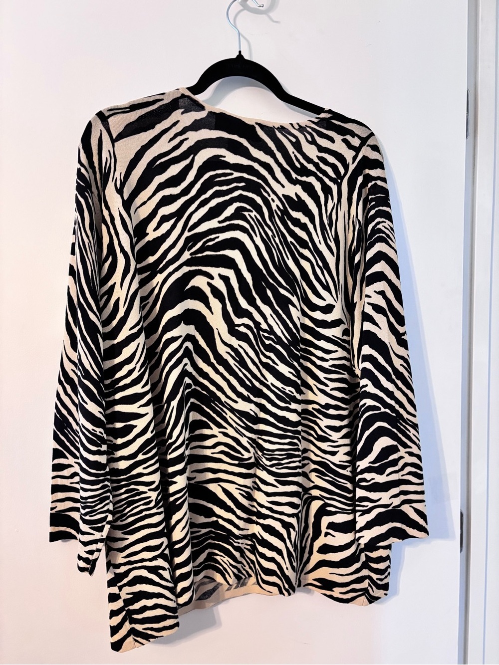 Maggie McNaughton Zebra Print Top in Black & Cream. Stretchy fabric. - Picture 3 of 5
